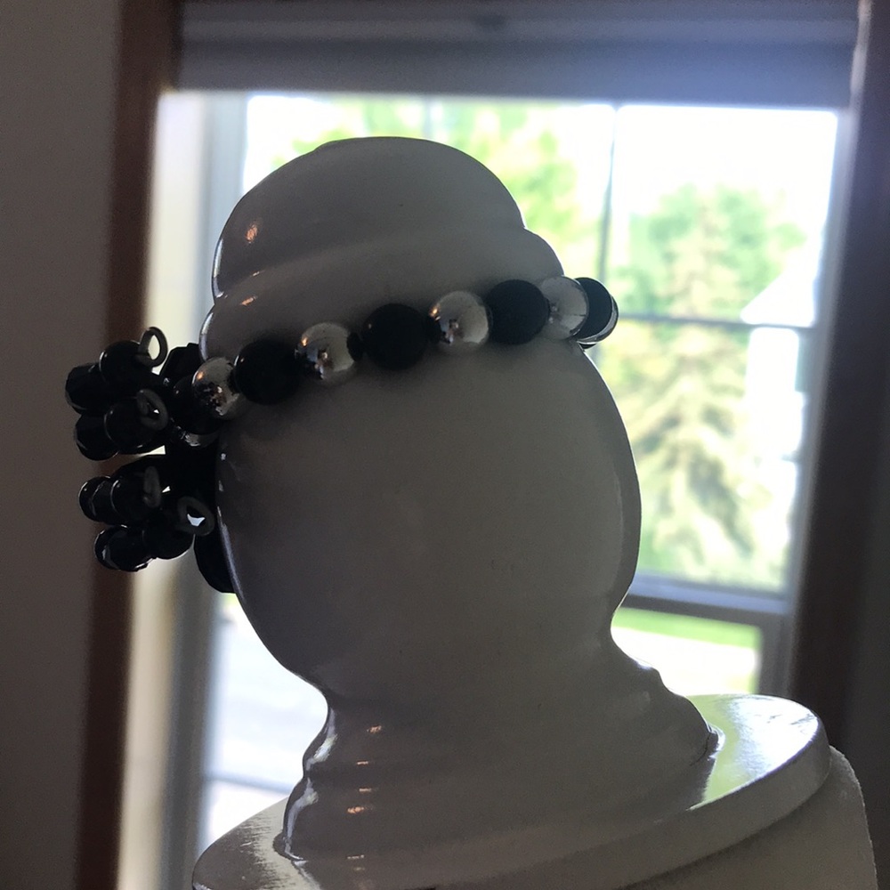 Halloween spider necklace and stretch bracelet EUC 🕸🕷 - Picture 6 of 8